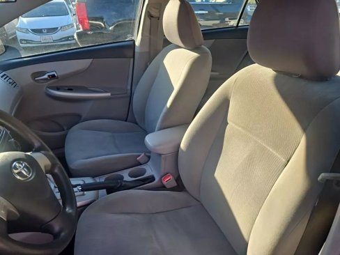 Used 2013 Toyota Corolla LE Special Edition image 32