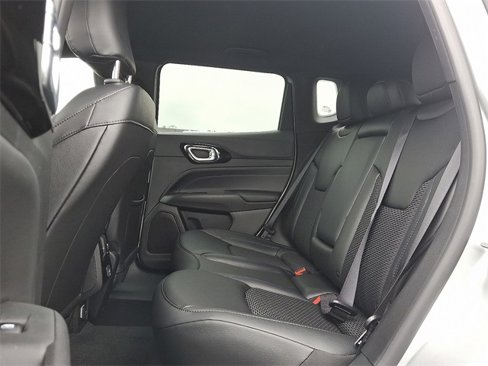 New 2025 Jeep Compass Latitude w/ Altitude Special Edition image 5