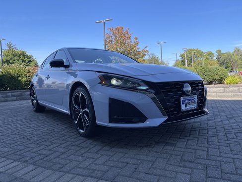 Used 2023 Nissan Altima 2.5 SR image 7