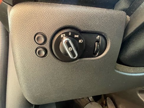 Used 2018 MINI Cooper 2-Door Hardtop image 16