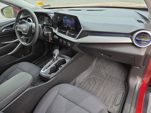 Used 2024 Chevrolet Trax LS w/ LS Convenience Package image 18