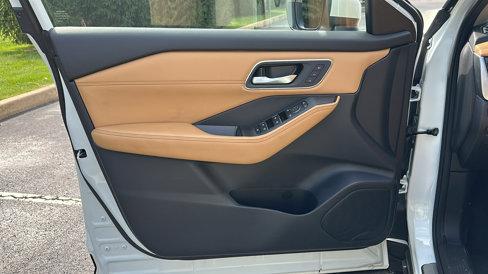 Used 2023 Nissan Rogue Platinum w/ Platinum Premium Package image 13