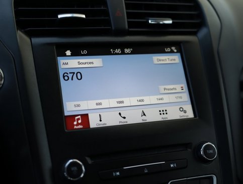 Used 2018 Ford Fusion SE w/ Equipment Group 201A image 12