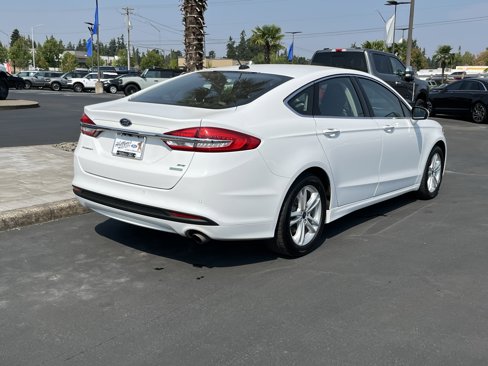 Used 2018 Ford Fusion SE w/ Fusion SE Technology Package image 3