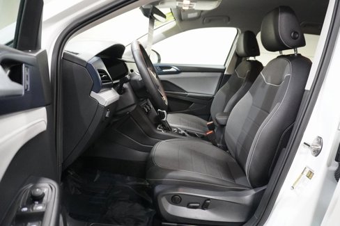 Certified 2024 Volkswagen Taos SE image 10