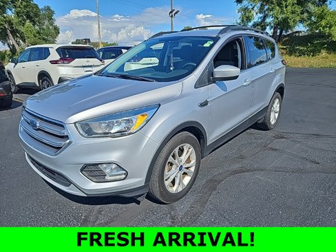 Used 2017 Ford Escape SE w/ SE Cold Weather Package image 1