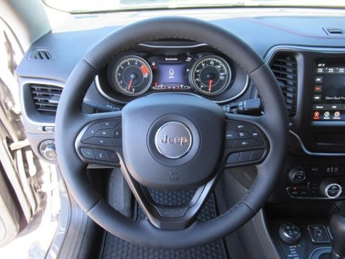 Used 2022 Jeep Cherokee Trailhawk w/ Premium Leather Package image 18