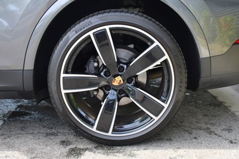 Used 2023 Porsche Cayenne image 13
