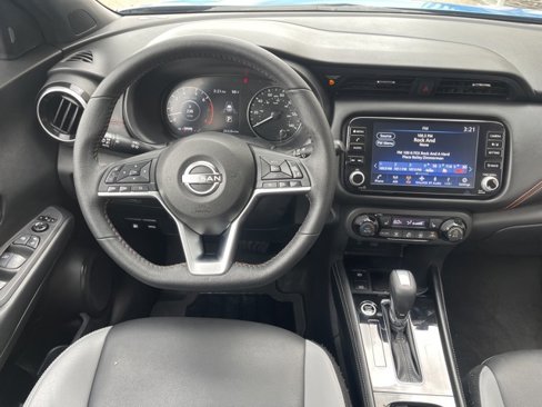 Used 2023 Nissan Kicks SR image 14