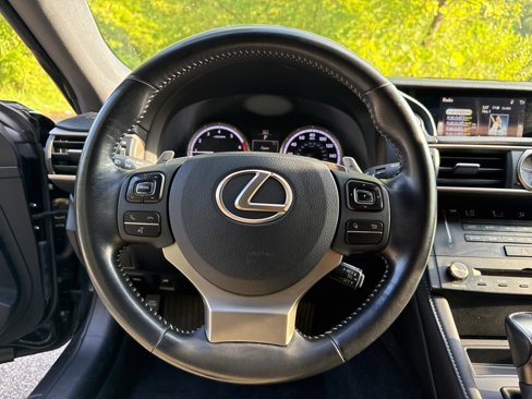 Used 2017 Lexus RC 200t image 18