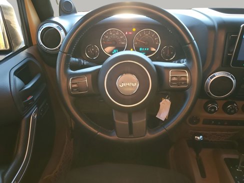 Used 2013 Jeep Wrangler Unlimited Sahara image 22