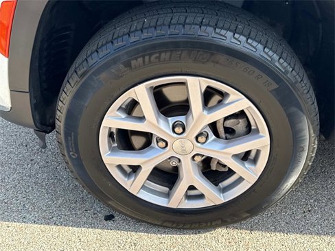 Used 2022 Jeep Grand Cherokee L Limited image 9