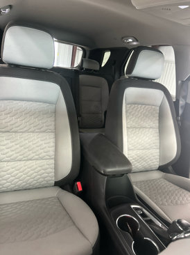 Used 2019 Chevrolet Equinox LS w/ LS Convenience Package image 26