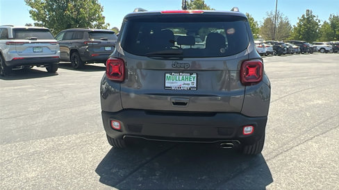 Used 2021 Jeep Renegade Latitude image 4