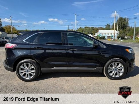 Used 2019 Ford Edge Titanium w/ Equipment Group 301A image 6
