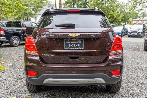 Used 2022 Chevrolet Trax LT w/ LT Convenience Package image 5
