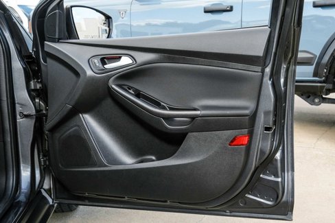 Used 2017 Ford Focus SEL image 36