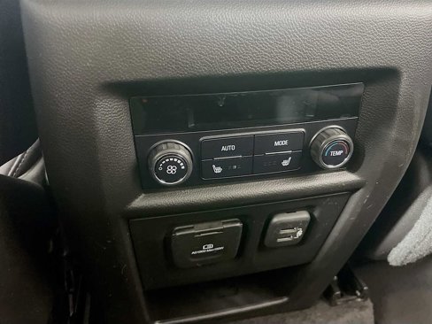 Used 2019 Chevrolet Traverse Premier w/ LPO, Blackout Package image 24