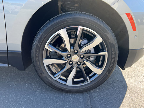 Used 2023 Chevrolet Equinox Premier image 15