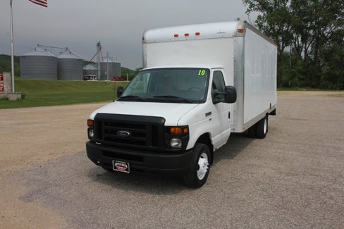 Used 2010 Ford E-350 and Econoline 350 Super Duty image 1