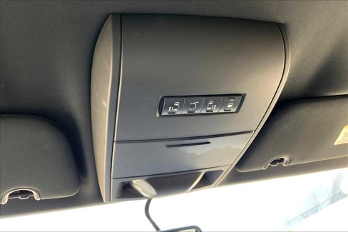 Used 2017 Dodge Grand Caravan SXT image 28