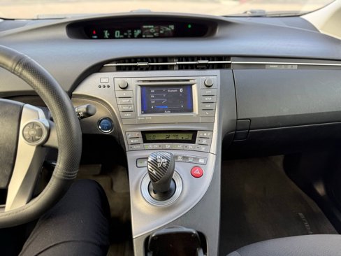 Used 2015 Toyota Prius Four image 9