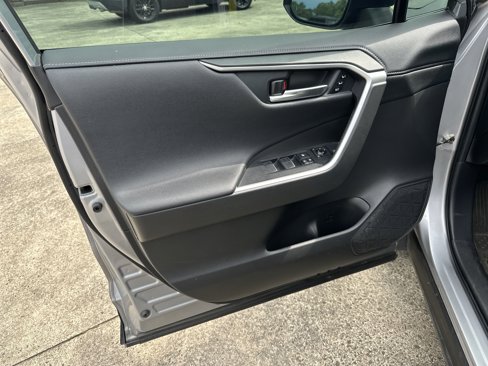 Used 2021 Toyota RAV4 Limited image 10