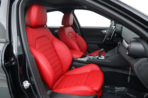 New 2025 Alfa Romeo Giulia w/ Veloce Package Rwd image 12
