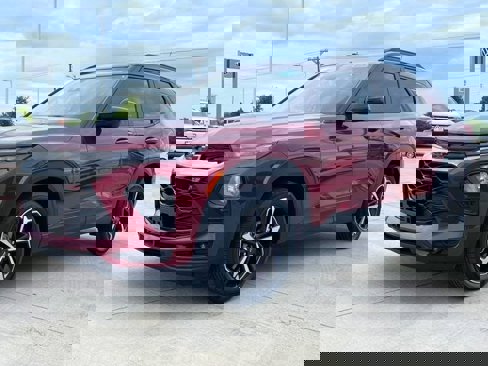Used 2022 Chevrolet TrailBlazer RS w/ Technology Package image 3