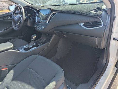 Used 2022 Chevrolet Malibu LS image 17