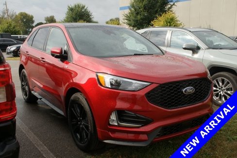 Used 2022 Ford Edge ST-Line w/ Class II Trailer Tow Package image 3