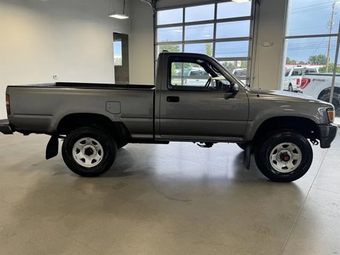 Used 1994 Toyota Pickup DX image 8