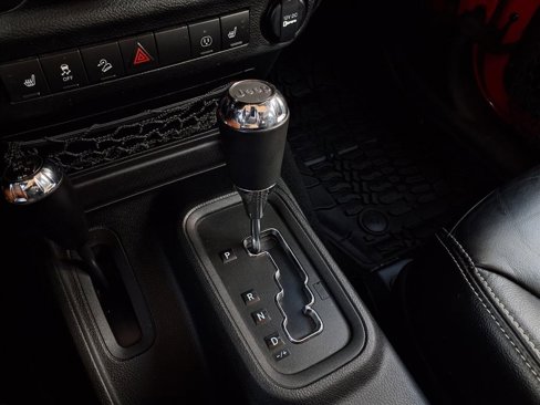 Used 2014 Jeep Wrangler Unlimited Rubicon image 9
