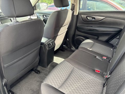 Used 2019 Nissan Rogue SV w/ Premium Package image 19