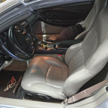 Used 2000 Chevrolet Corvette Coupe w/ Roof Pkg image 4