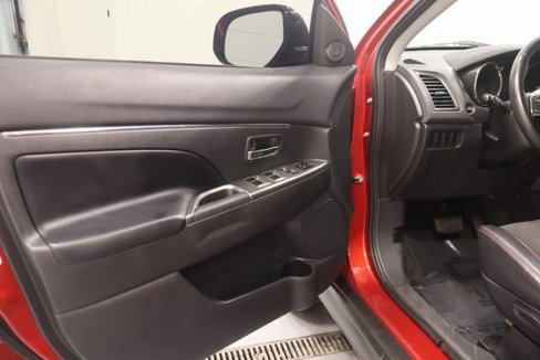 Used 2018 Mitsubishi Outlander Sport SE image 9