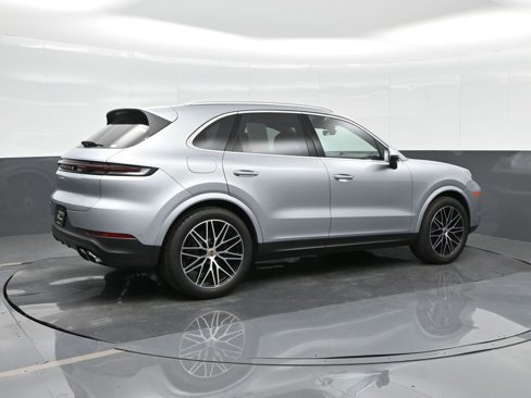 Used 2024 Porsche Cayenne image 7