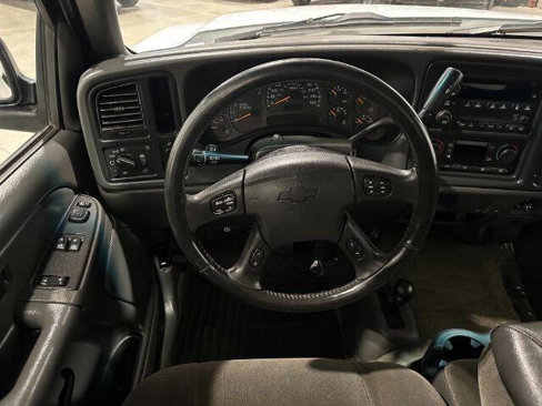 Used 2005 Chevrolet Silverado 2500 LS image 18