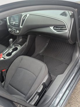 Used 2018 Chevrolet Malibu LS image 4