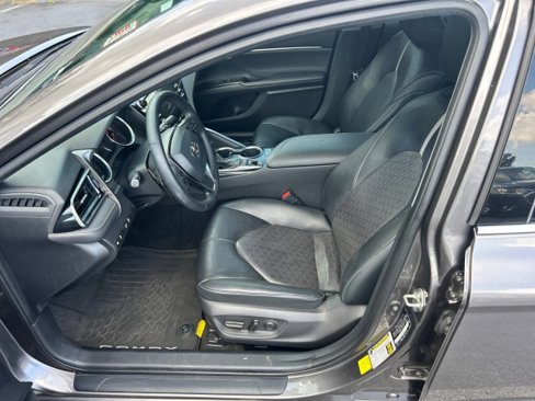 Used 2020 Toyota Camry XSE image 17