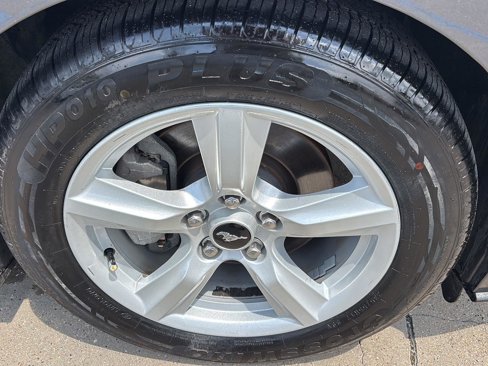 Used 2018 Ford Mustang Premium image 10