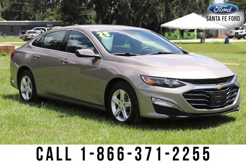 Used 2023 Chevrolet Malibu LT image 2