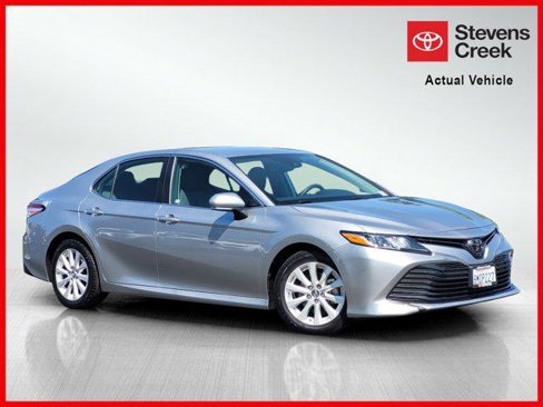 Certified 2019 Toyota Camry LE image 1