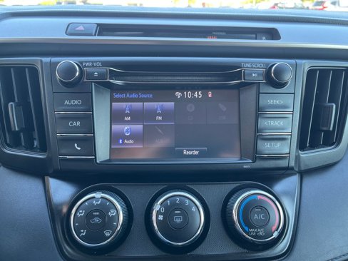 Used 2016 Toyota RAV4 LE image 19