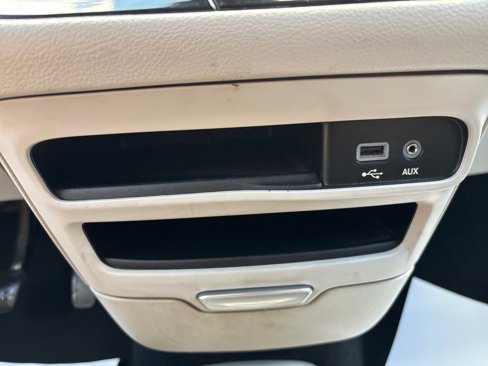 Used 2017 Chrysler Pacifica LX image 38