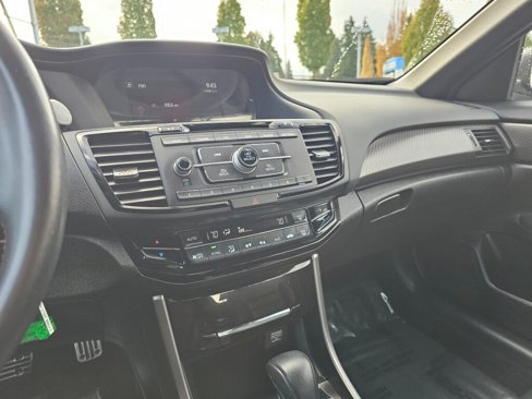 Used 2017 Honda Accord Sport Special Edition image 28