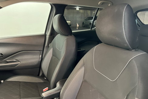Used 2020 Nissan Kicks S image 17