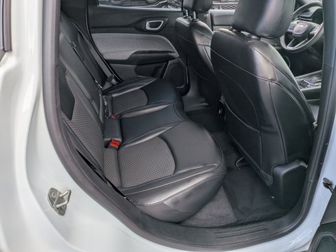 Used 2023 Jeep Compass Latitude image 26