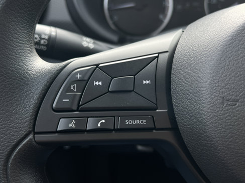 New 2025 Nissan Kicks Play S image 18