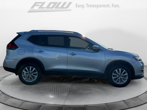 Used 2018 Nissan Rogue SV w/ Premium Package image 9